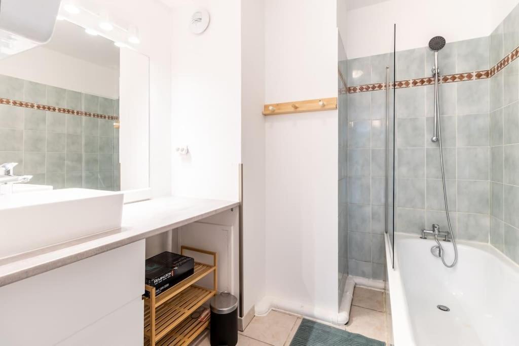 Beautiful Apartment With Terrace + Private Parking Tolosa Esterno foto